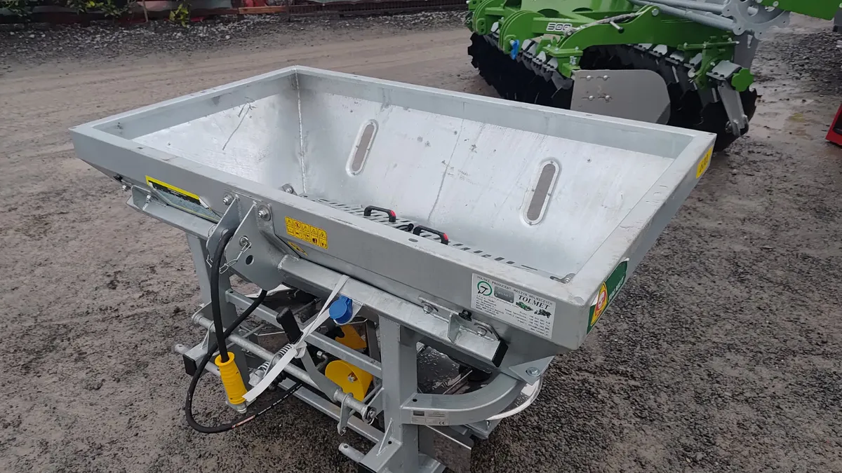 Fertiliser spreader Tolmet - Image 1