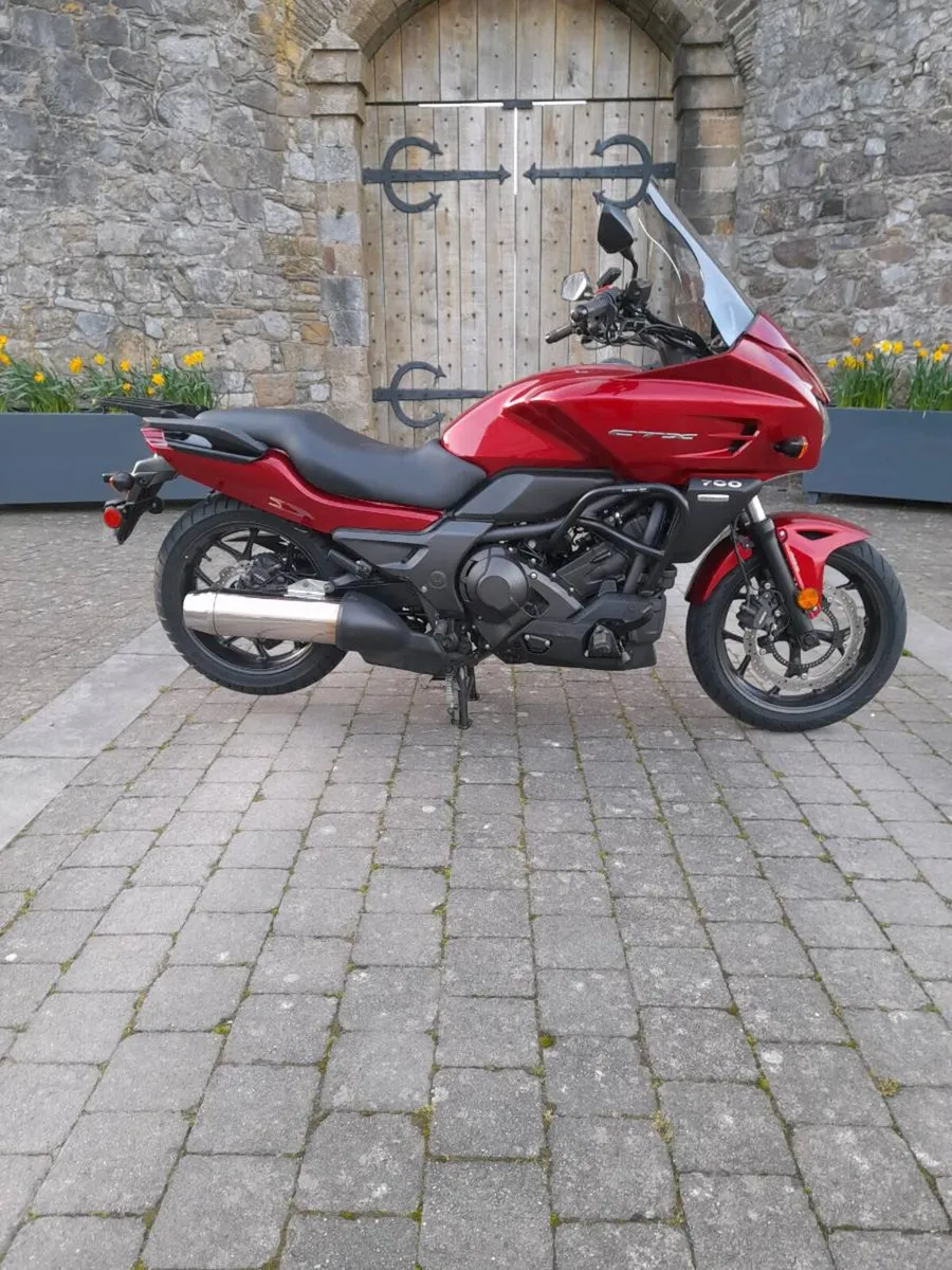 Honda motorbike - Image 1