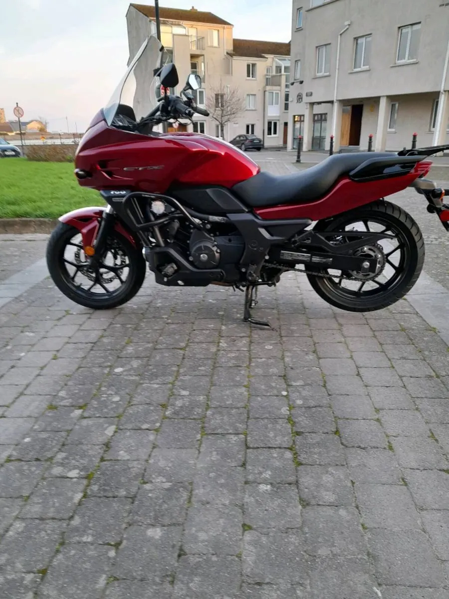 Honda motorbike - Image 2