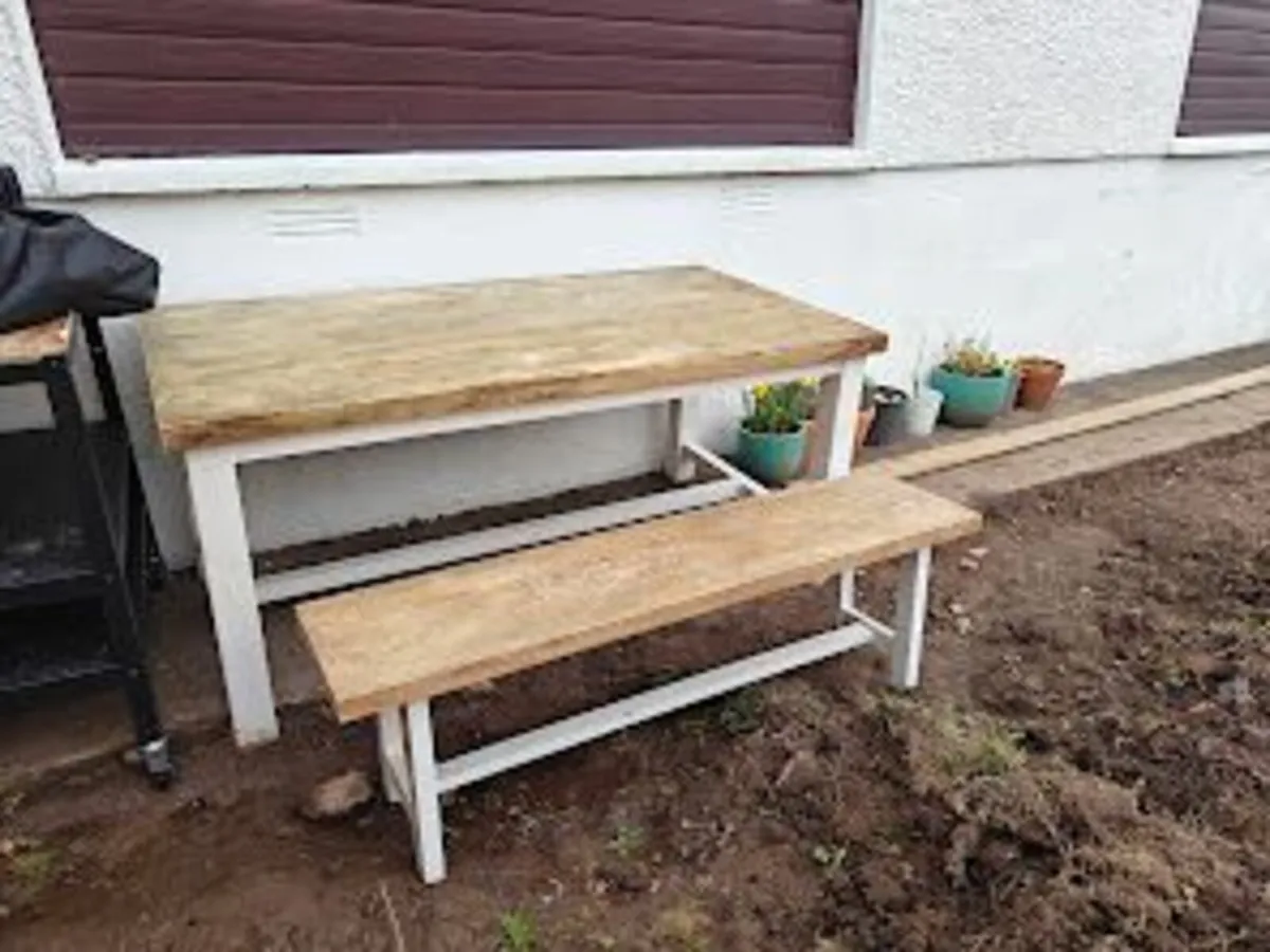 Kitchen table and bench - Image 1