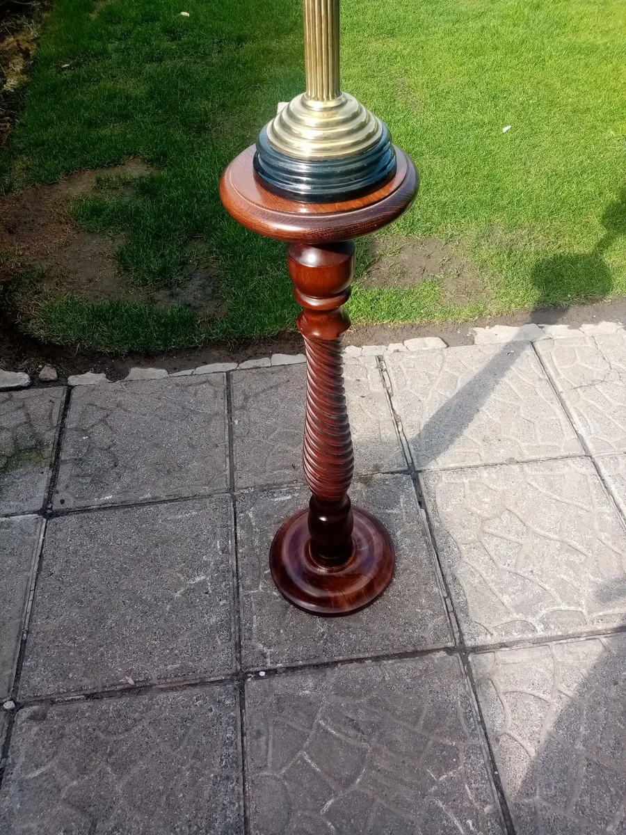 Vintage oil lamp, Pedestal - Image 3