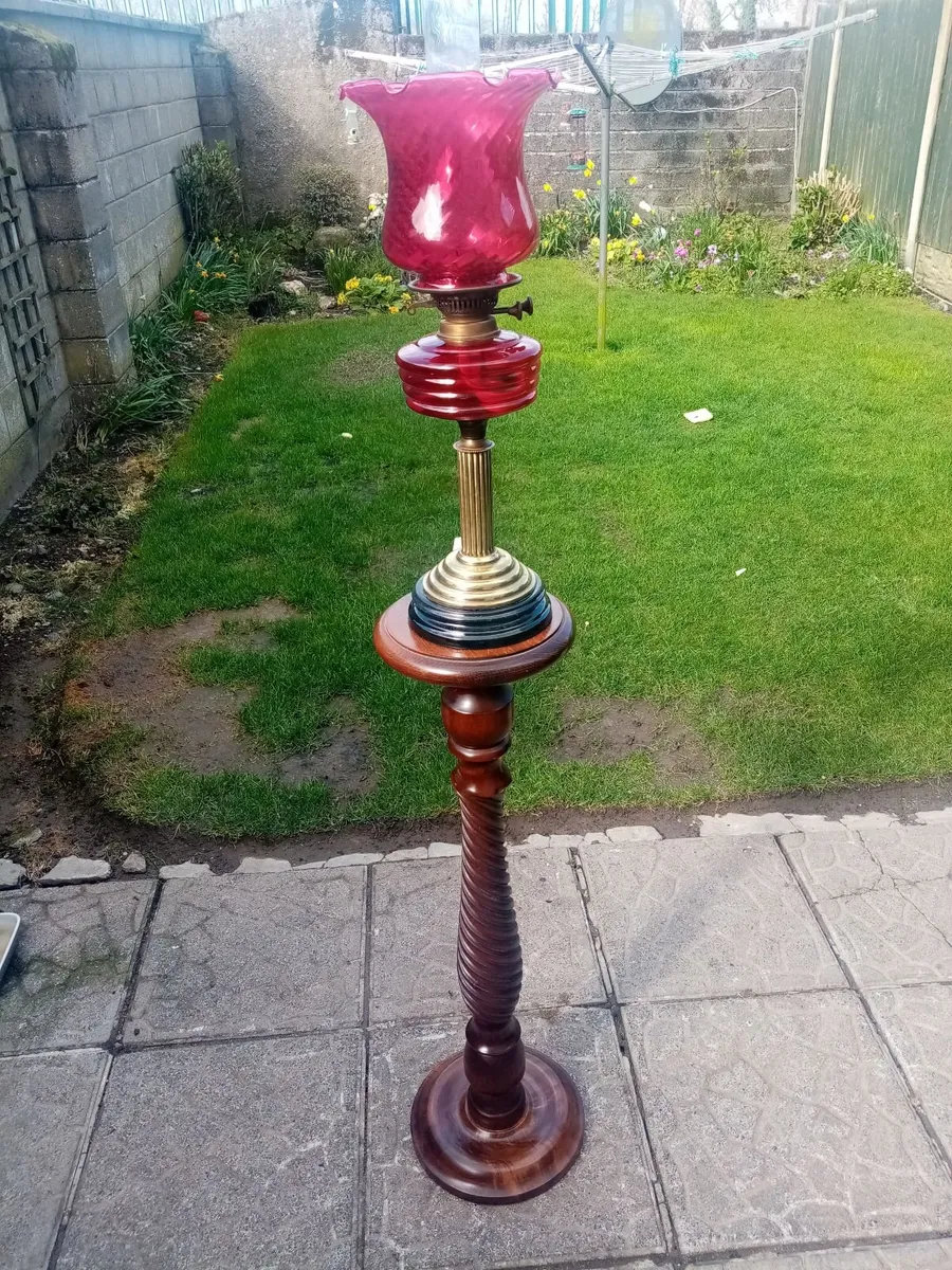 Vintage oil lamp, Pedestal - Image 4