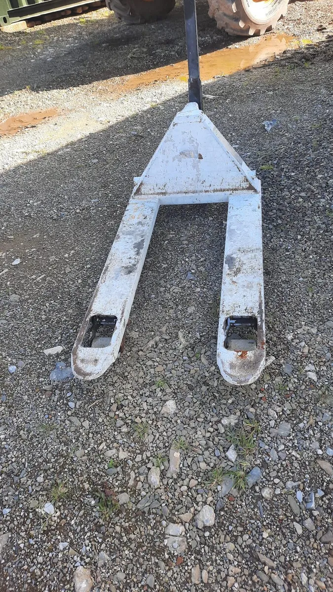 Palette truck-- perfect working order- - Image 2