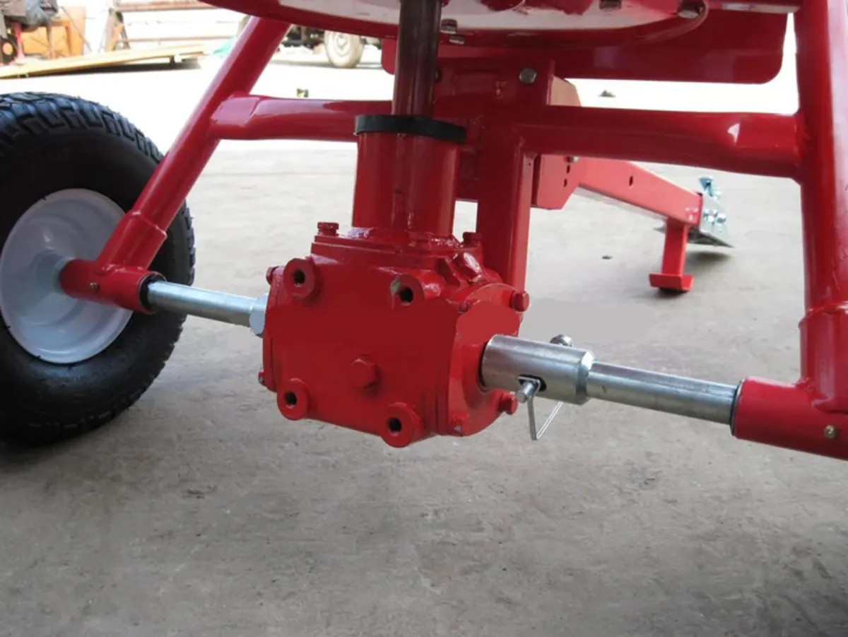 Tow Behind Fertiliser Seed Spreader 350lb 190L - Image 3