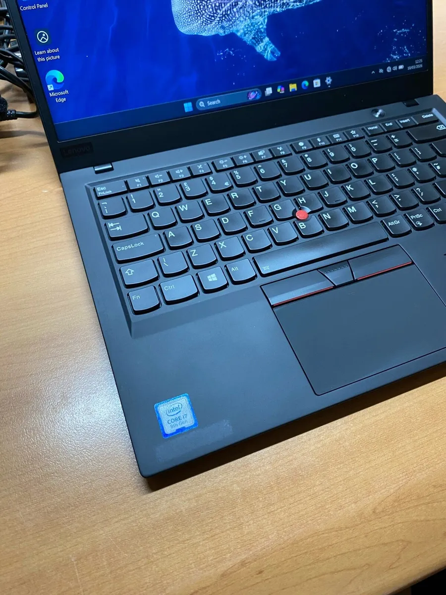 Lenovo X1 Carbon i7 pro windows 11 pro - Image 3