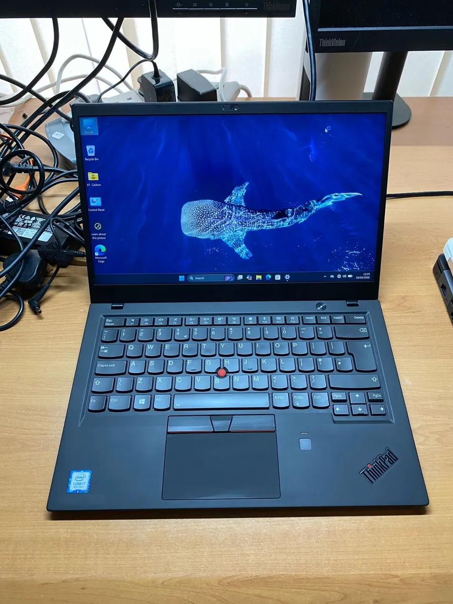 Lenovo X1 Carbon i7 pro windows 11 pro - Image 1