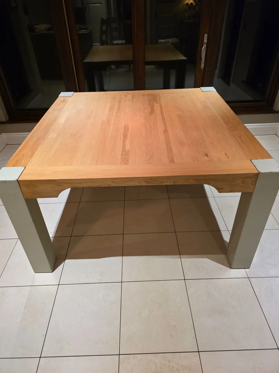 Kitchen table - Image 1