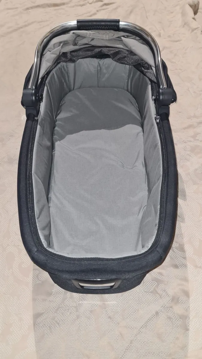 Mamas and Papas Ocarro  Pushchair and Cot - Image 4