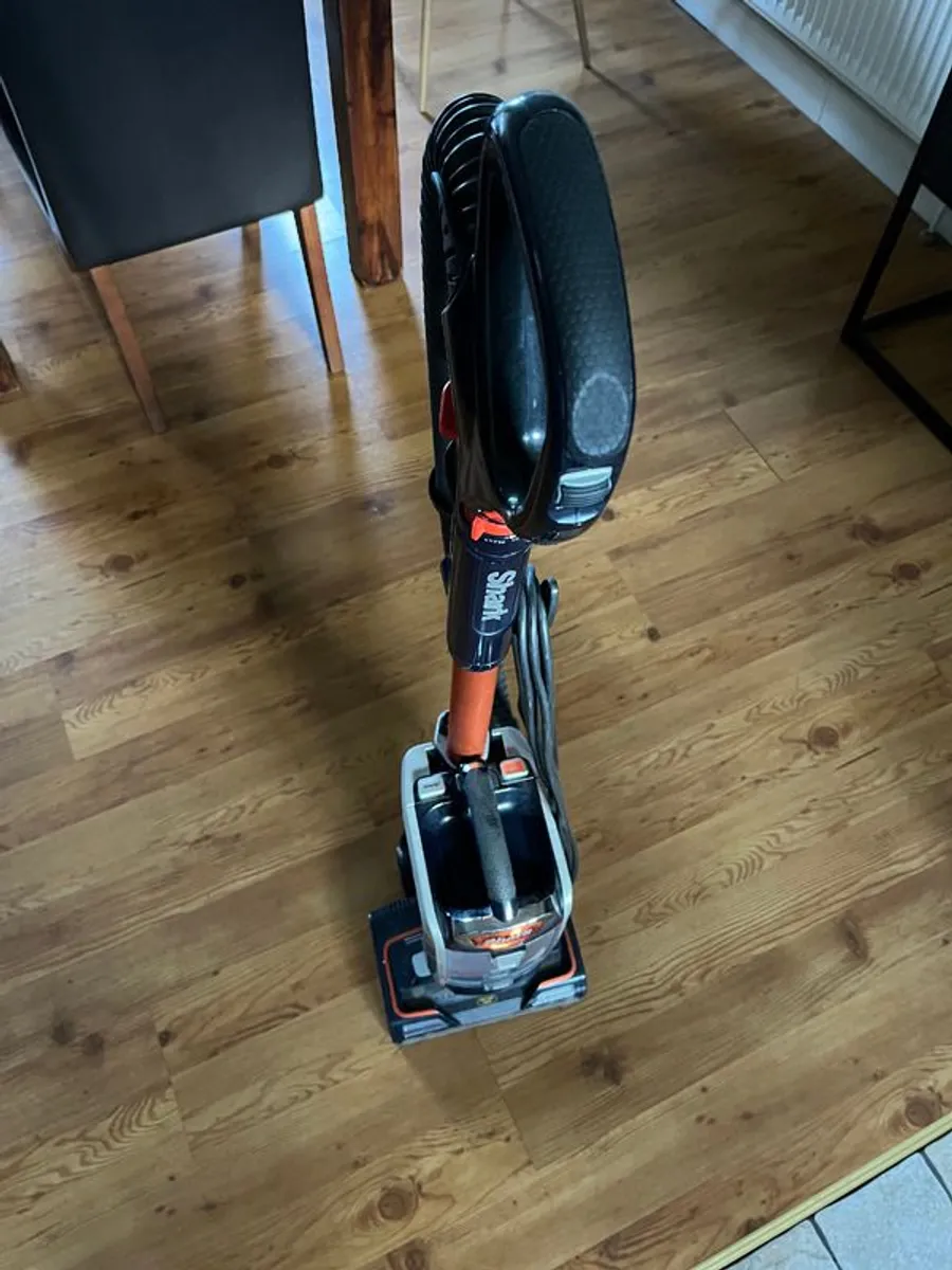 Shark Classic Anti Hair Wrap Upright Pet Vacuum NZ801UKT (like new) - Image 1