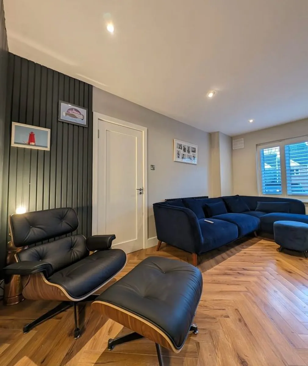 Navy L shape corner couch EZ living - Image 3