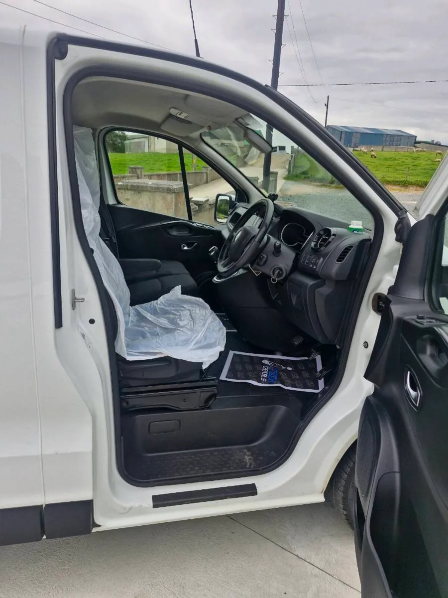 Renult traffic - Image 2