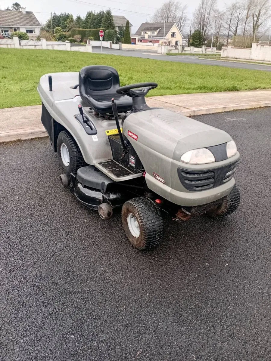 Ride on lawnmower 24hp - Image 1