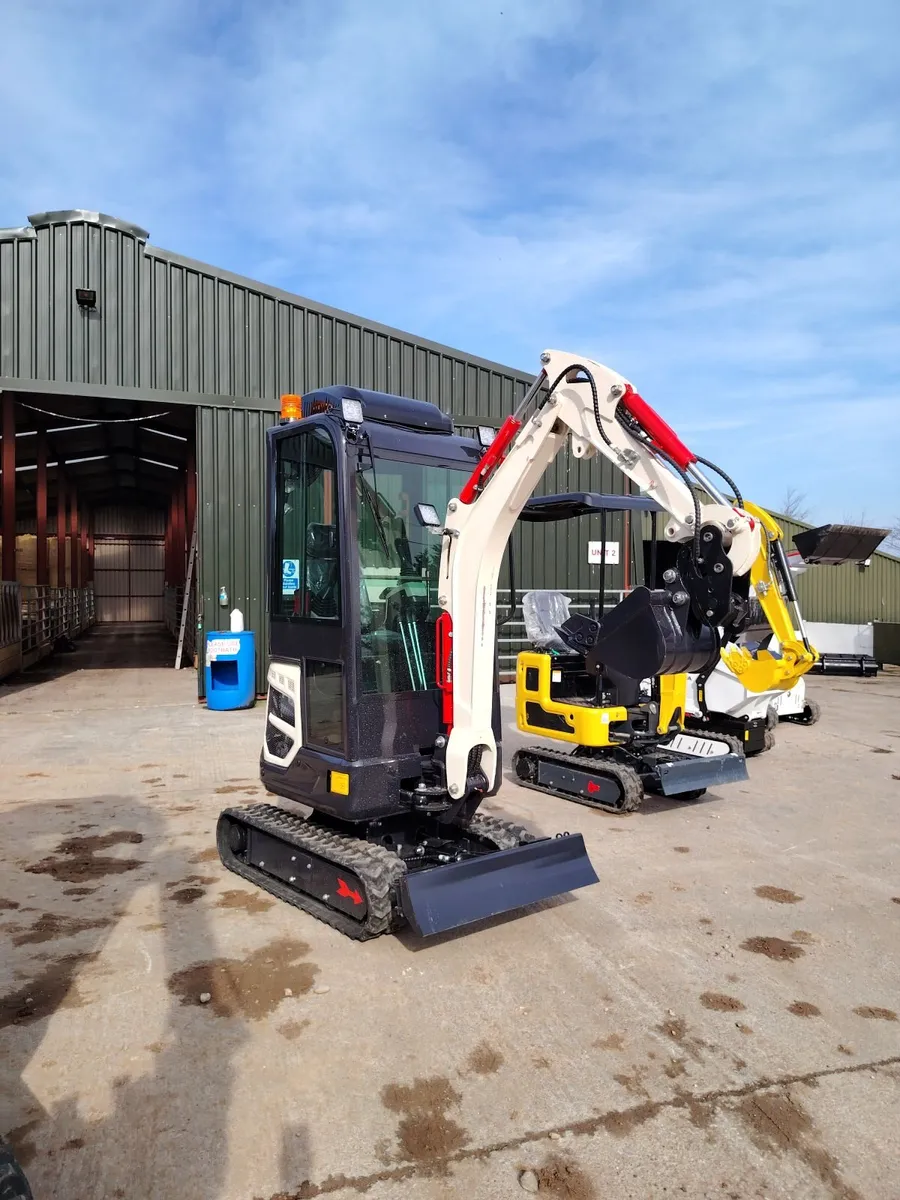 2.5 excavator - Image 3