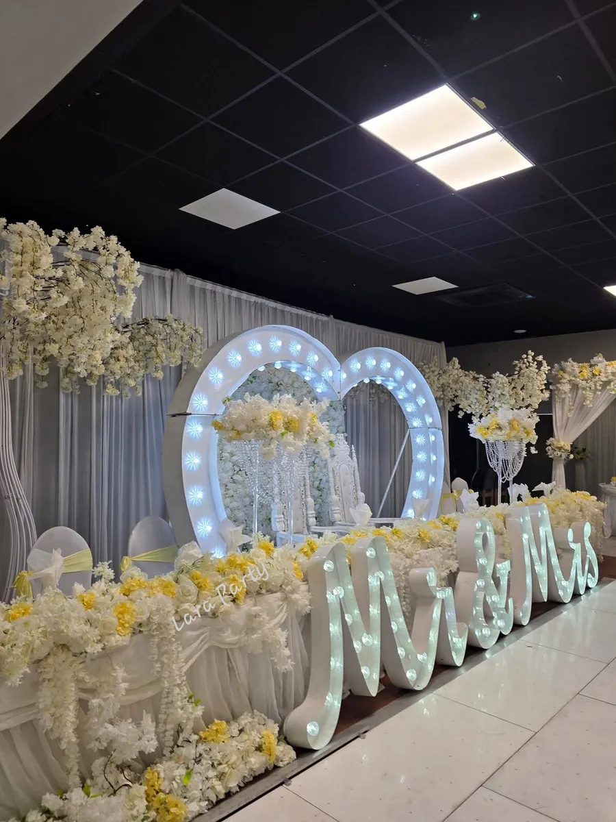 8ft Led Love Heart For Sale €500 - Image 1