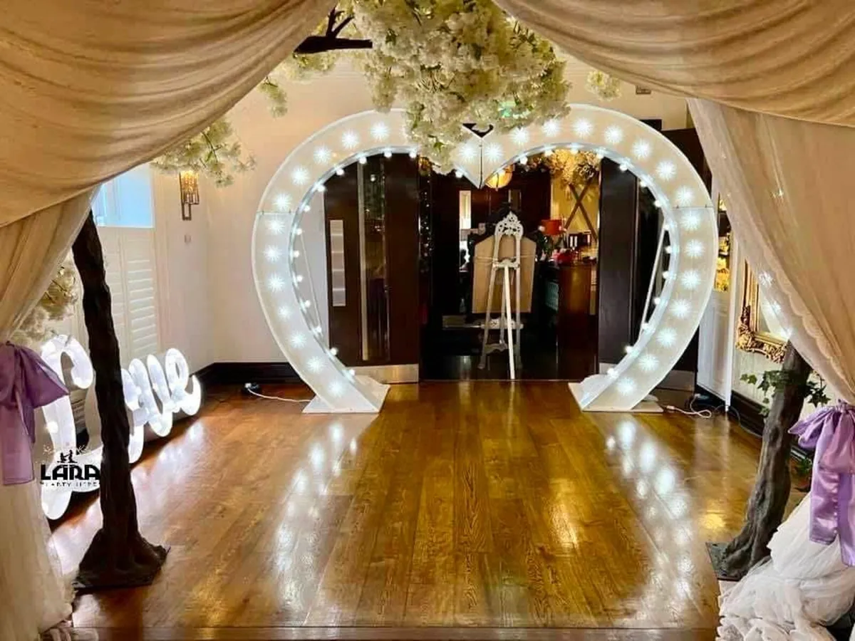 8ft Led Love Heart For Sale €500 - Image 4