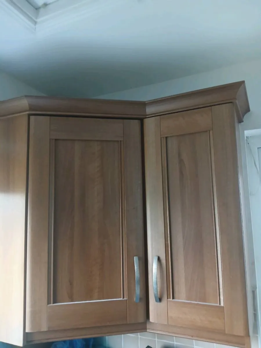 Fully fitted kitchen - Image 4