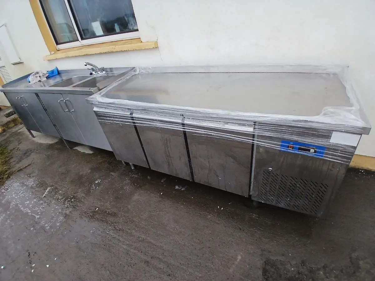 Staneless steel cabbinet  on wheels .. - Image 2