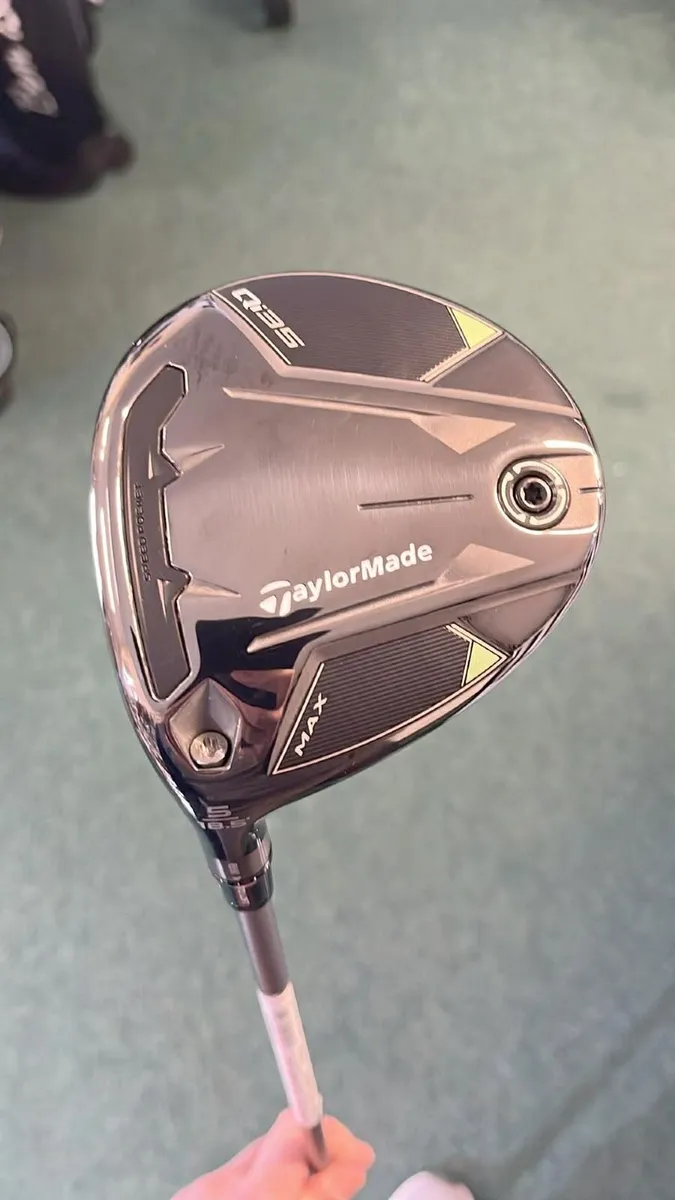 Taylormade Qi35 3+5 LEFT HAND Regular BOTH €449 - Image 3