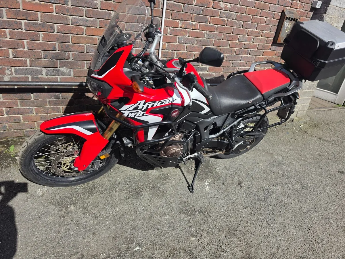 Africa Twin CRF 1000 - Image 1
