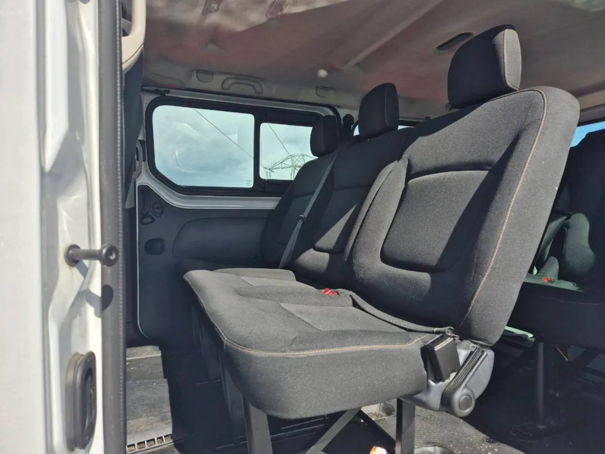 Nissan nv 300 - Image 3