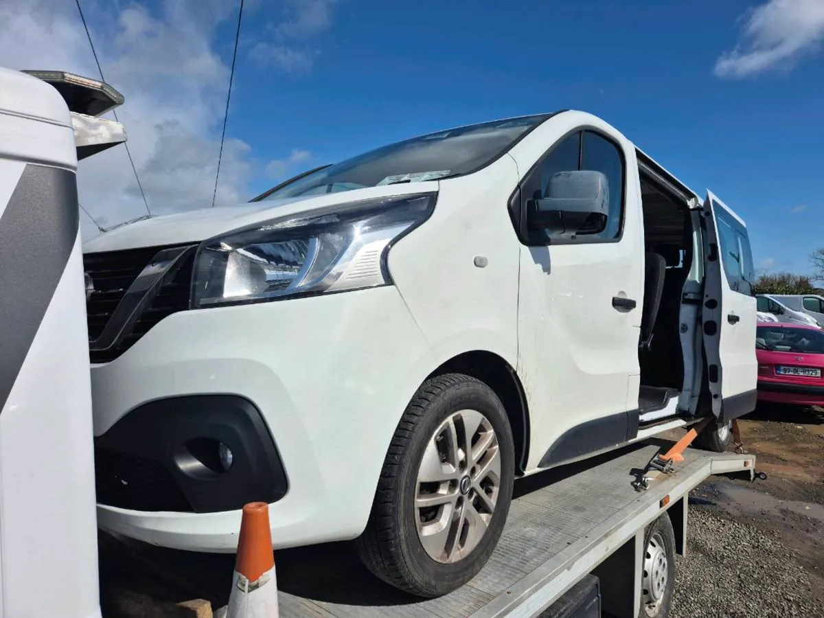 Nissan nv 300 - Image 4