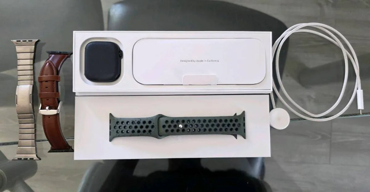 Apple Watch Series 10(46mm, GPS) with AppleCare+ - Image 2