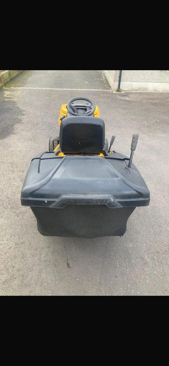 Clubkadet rideon lawn mower - Image 4