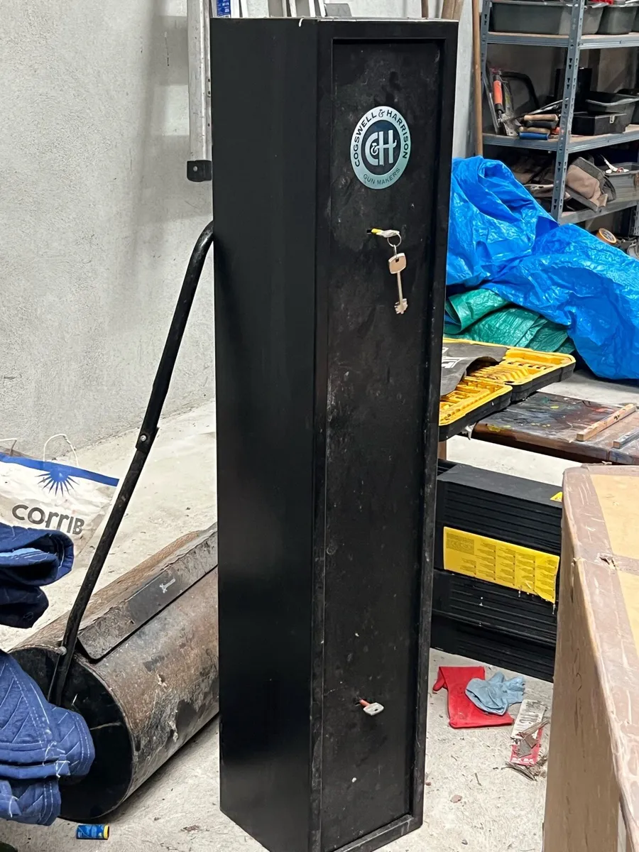 4 Rifle Gun Safe - Image 1