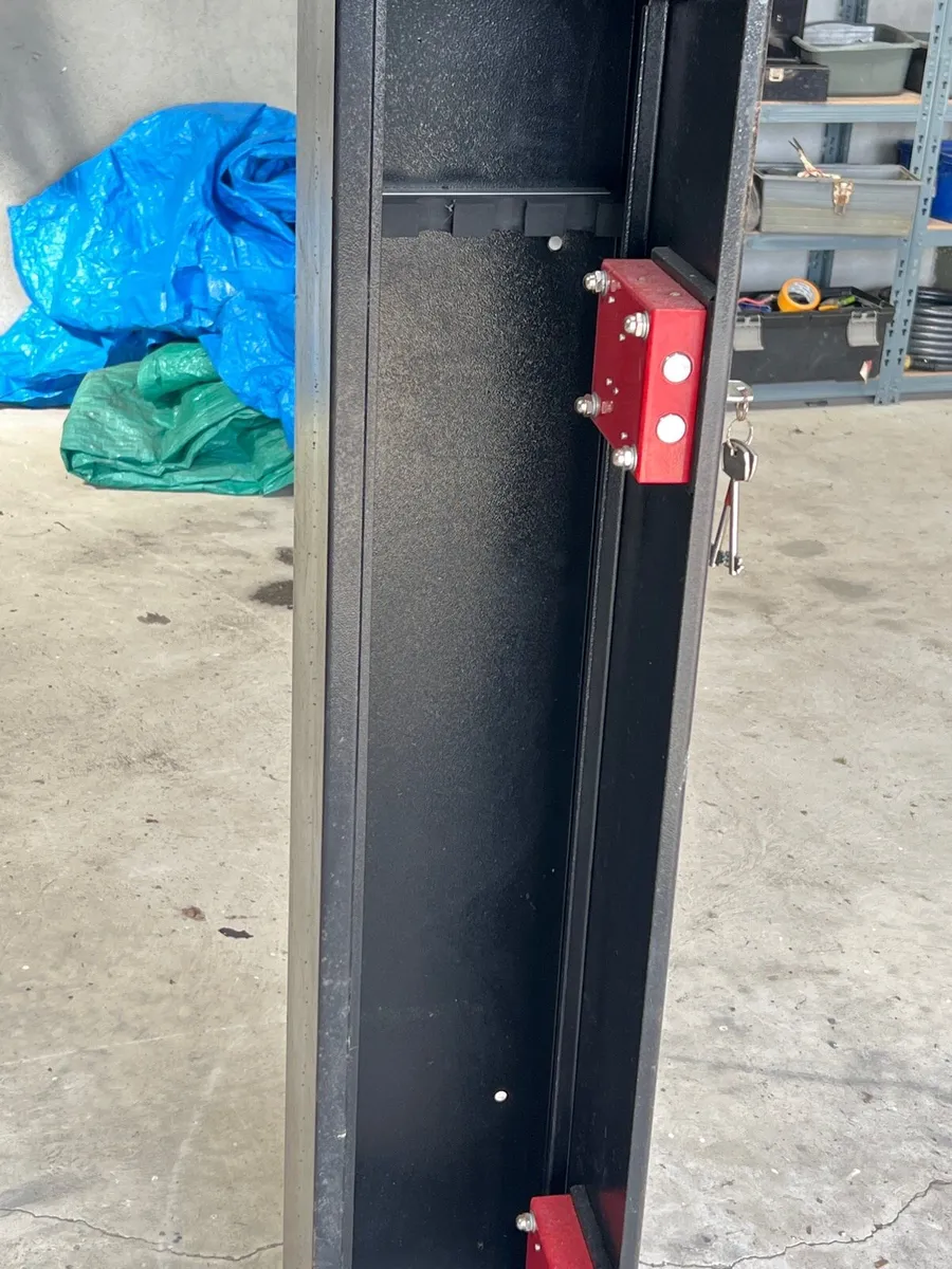 4 Rifle Gun Safe - Image 2