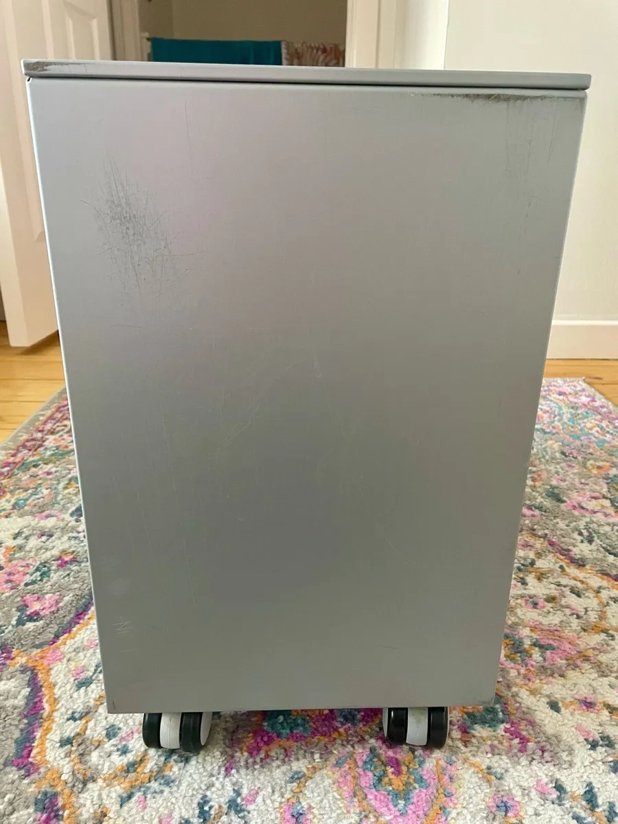 Small metal filing cabinet - Image 3