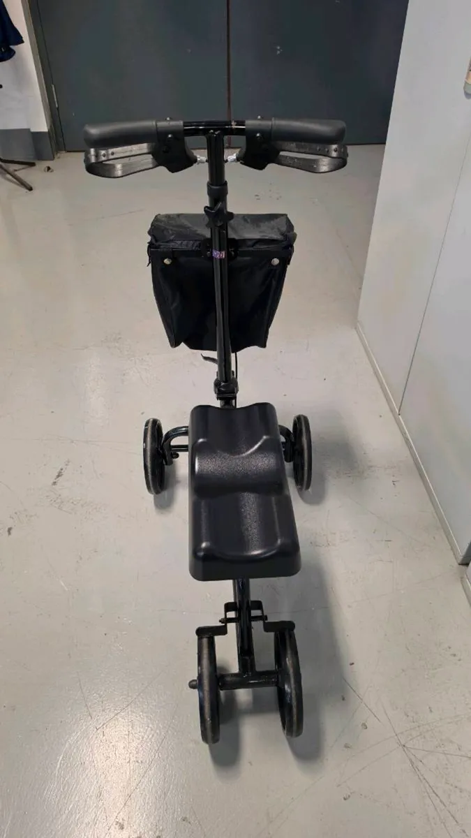 Folding knee scooter - Image 3