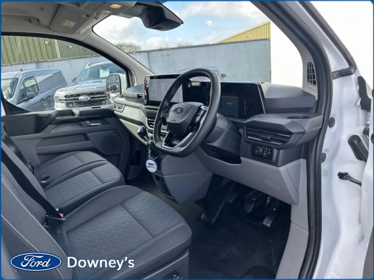 Ford Transit Custom LIMITED 150 PS 2.0 TD - Image 2