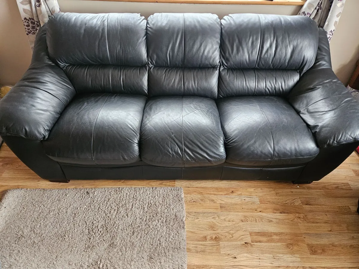Couch - Image 2