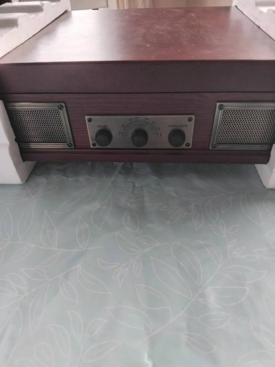 Record Player - Image 2