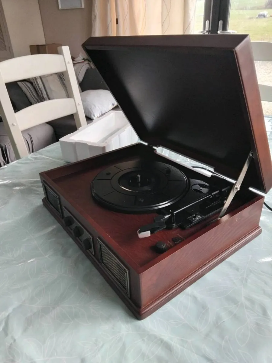 Record Player - Image 4