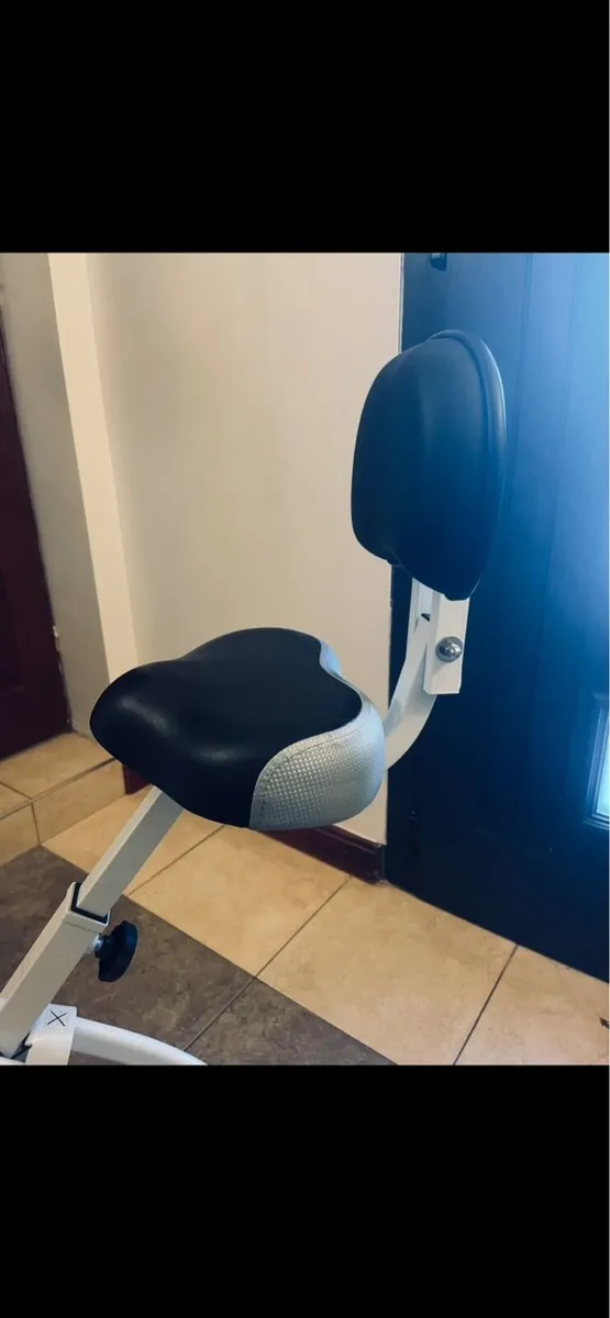 Exercise bike - Image 2