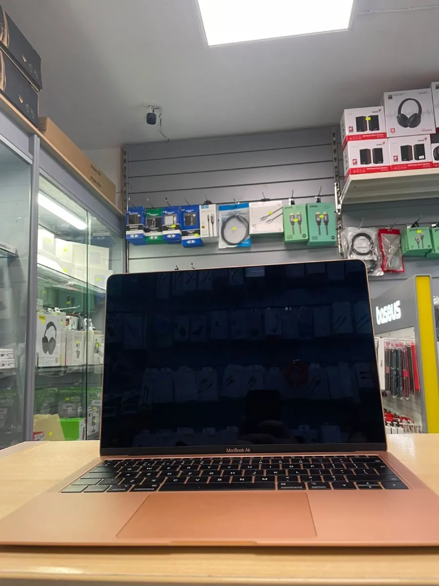 Apple Macbook Air 2018 - 128GB Gold - Image 2