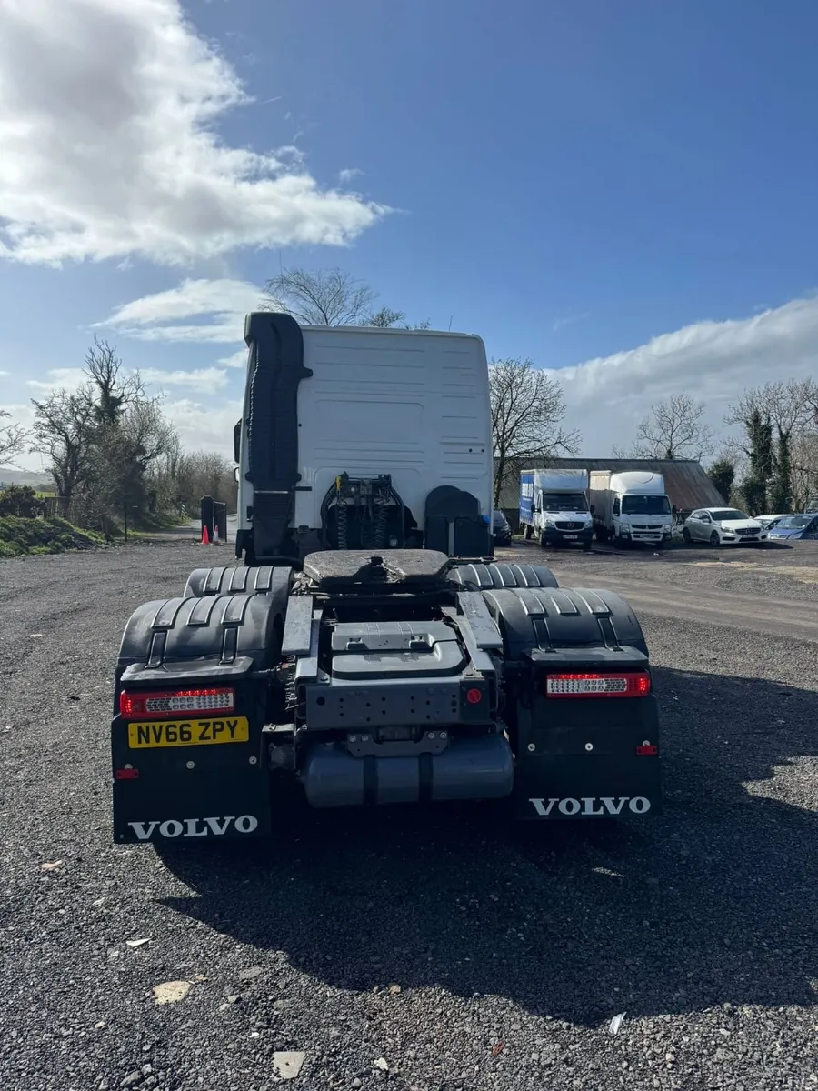 2017 VOLVO FM 460  6X2  GLOBETROTTER - Image 4
