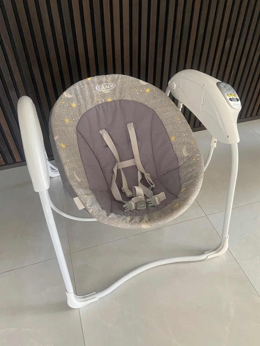 Graco Baby Swing 2 months old barely used