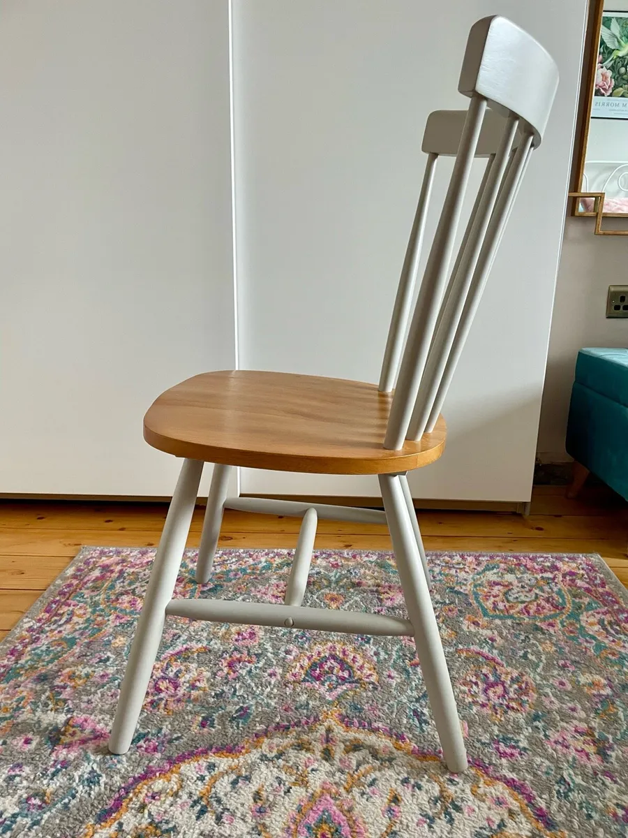 Spindle curved oak dining chair - Image 4