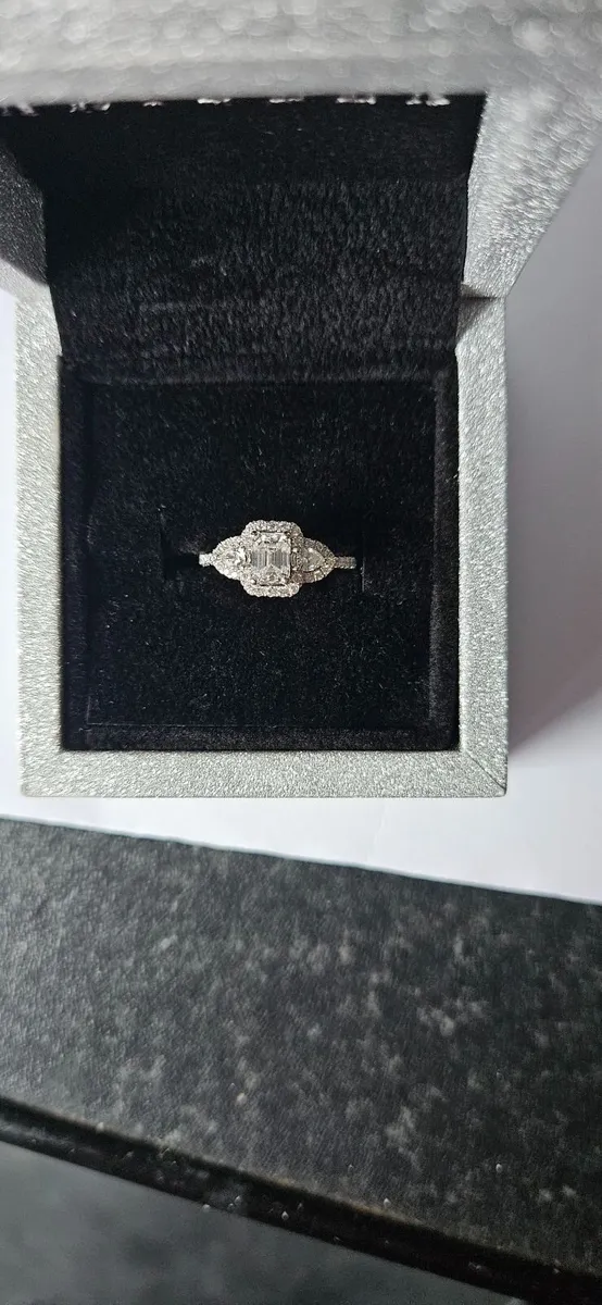Engagement ring set - Image 2
