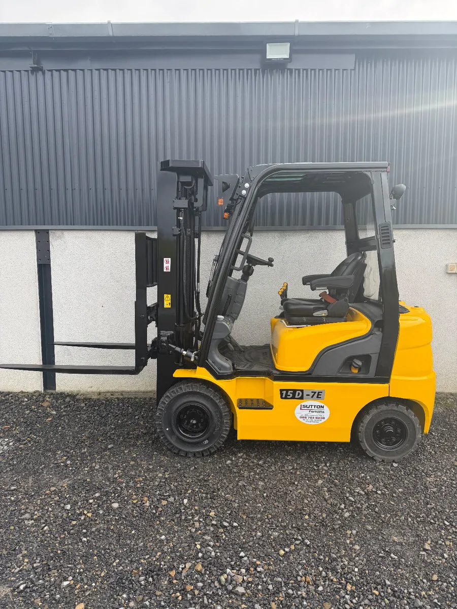 Hyundai 15D-17E Forklift - Image 1