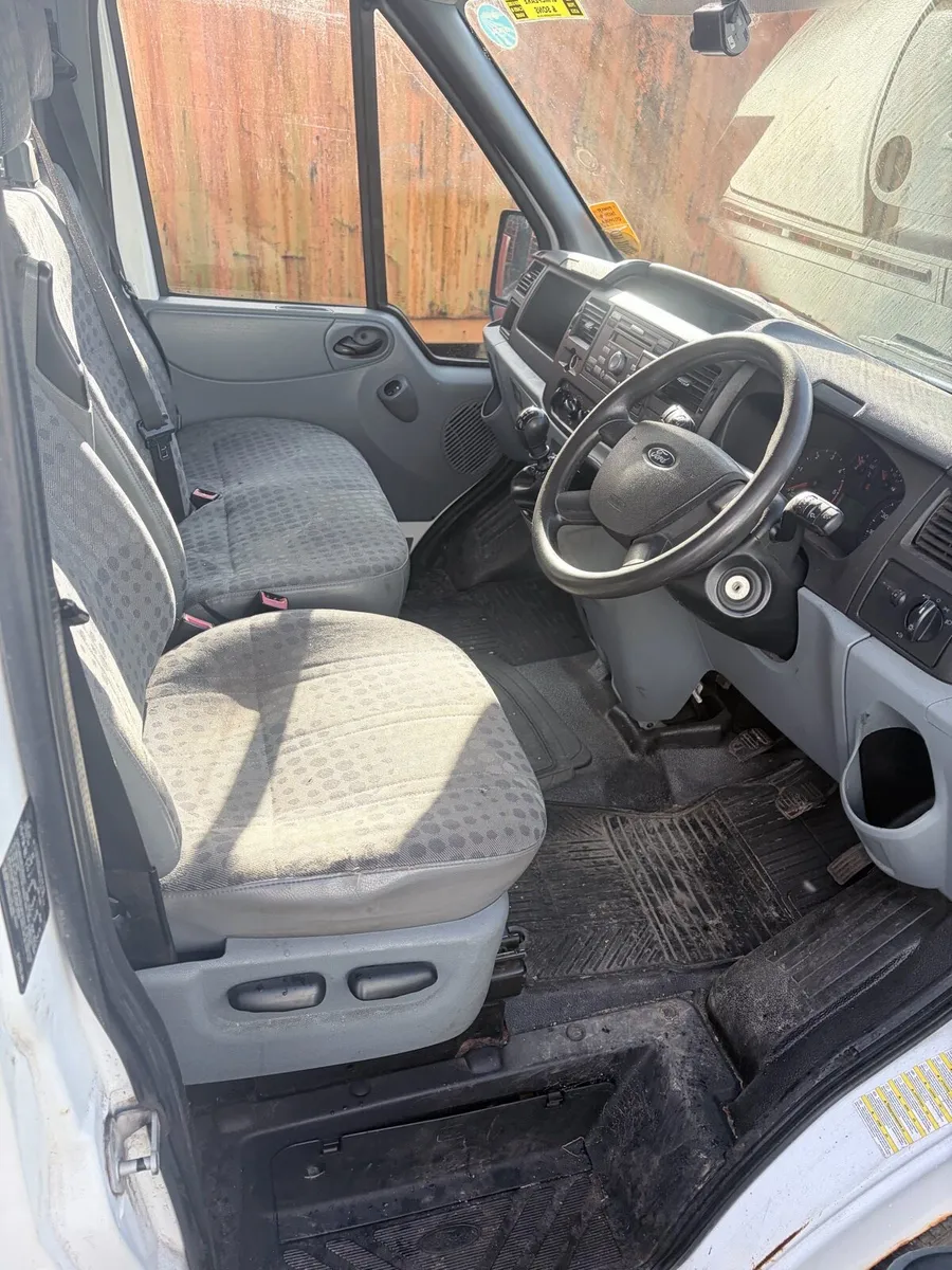 2.2 Ford transit 350 RWD breaking all parts - Image 4