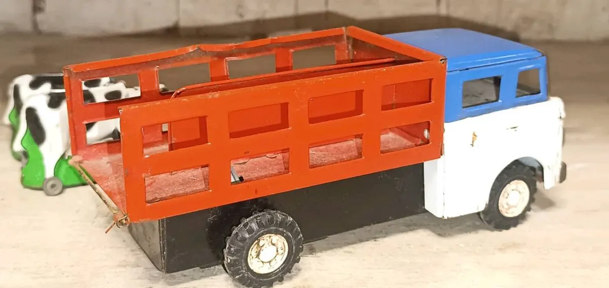 Cattle Truck Japan - Image 4