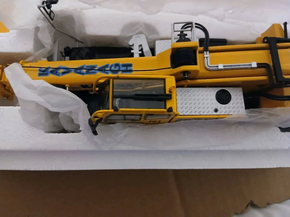 1.50 SCALE CRANE  ew - Image 2