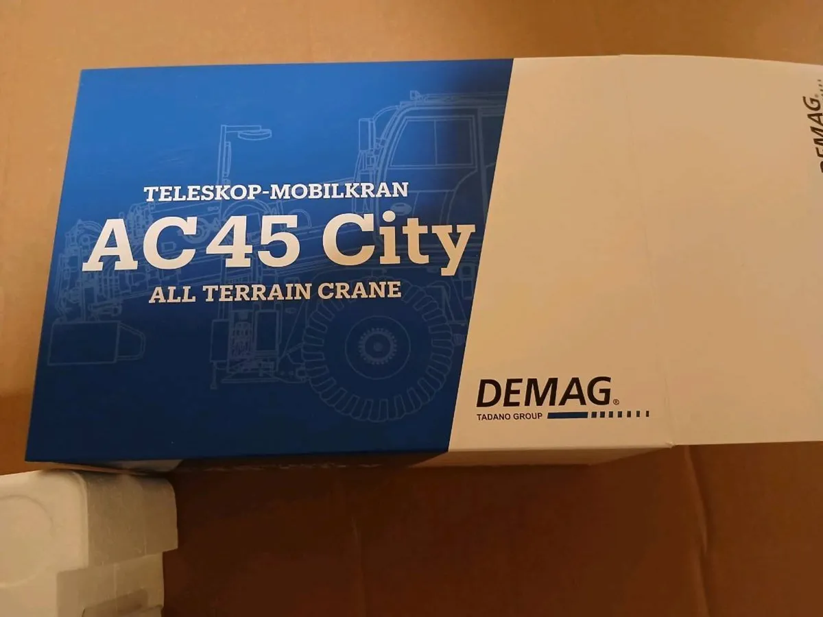 1.50 SCALE CRANE  ew - Image 3