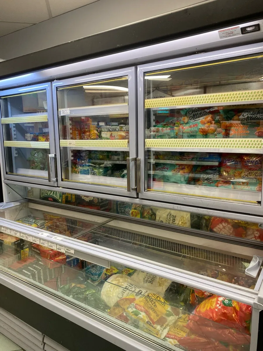 Chilled Cabinet, wall Freezer, 2 coffee machines - Image 3