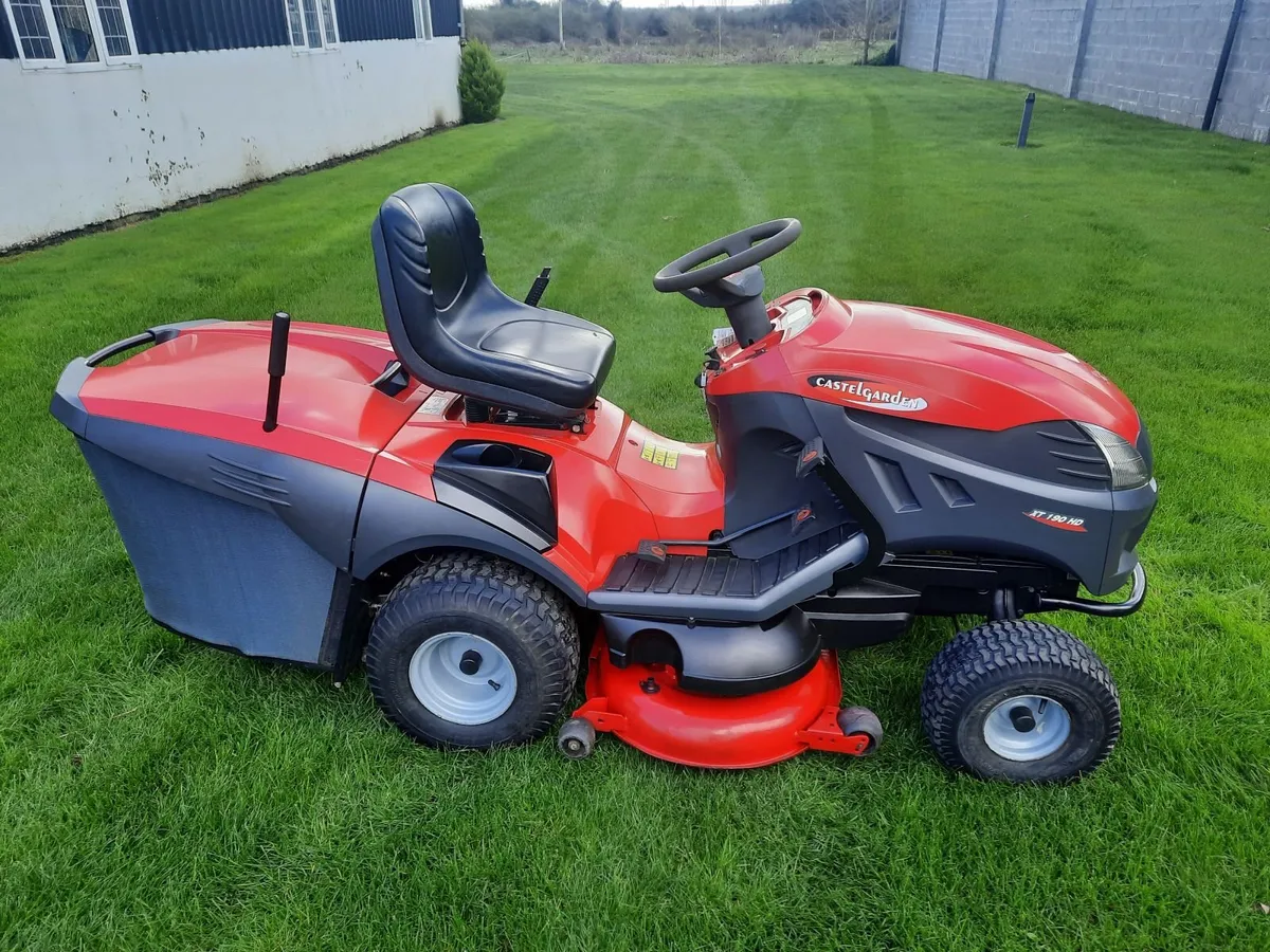 Castlegarden Ride On Lawnmower - Image 1