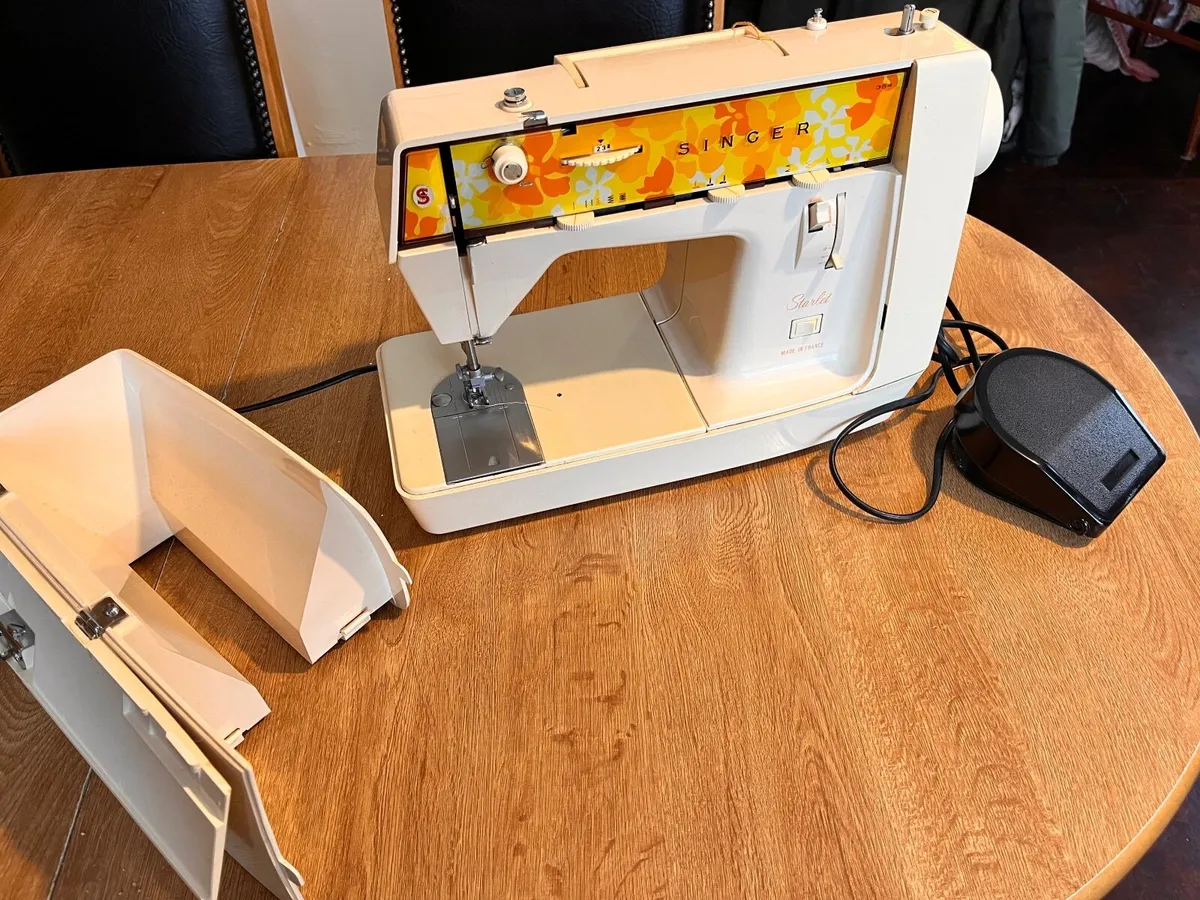 Bronica 6.6 camera and lenses - Image 2