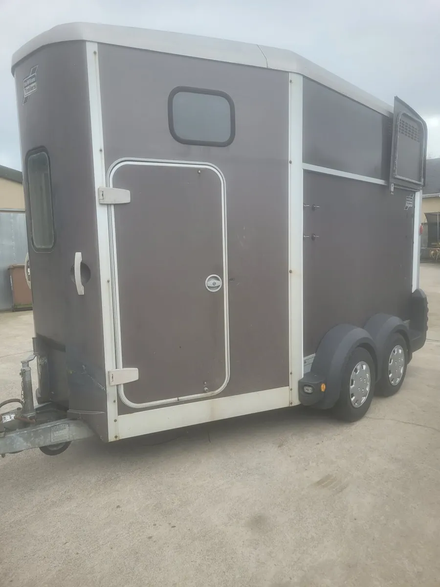 Ifor Williams 511 horse box with keys and paperwor - Image 2